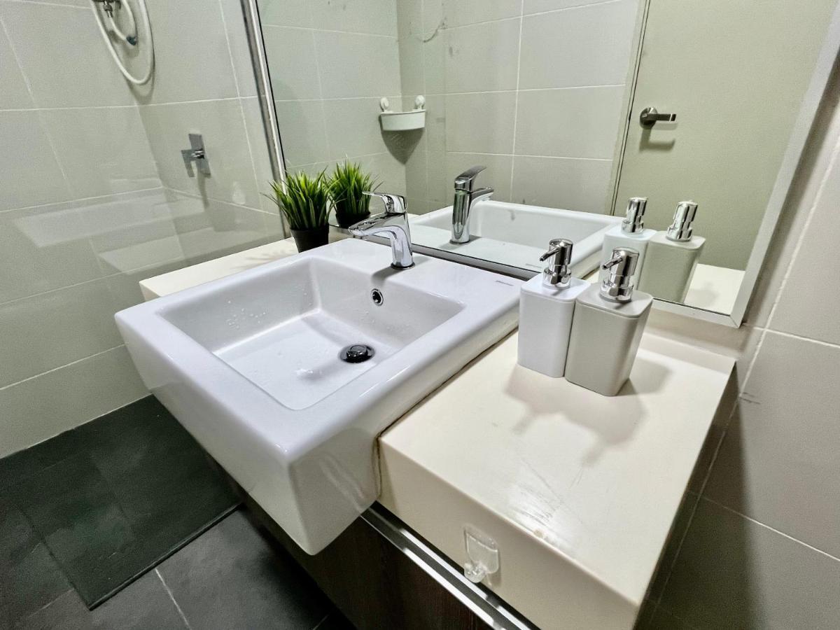 Royale Cottage Midvalley Netflix Pools 4 pax Johor Bahru Esterno foto