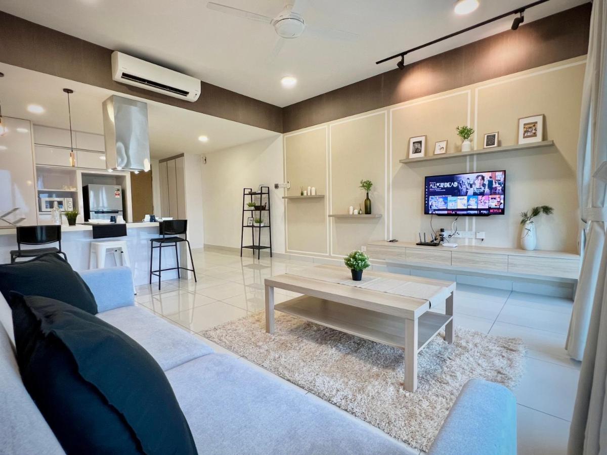 Royale Cottage Midvalley Netflix Pools 4 pax Johor Bahru Esterno foto