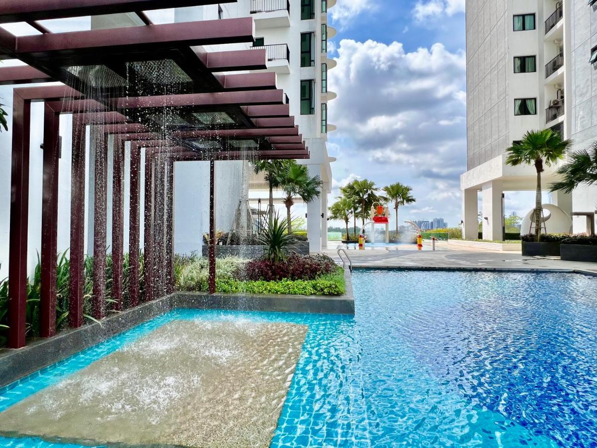 Royale Cottage Midvalley Netflix Pools 4 pax Johor Bahru Esterno foto