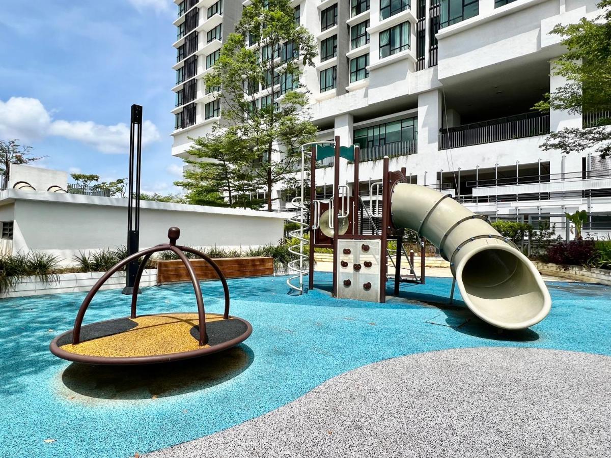 Royale Cottage Midvalley Netflix Pools 4 pax Johor Bahru Esterno foto